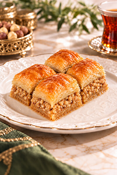 Gourmet Çelebi Fındıklı Baklava 500g (16 Dilim)