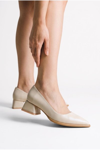 besoin shoes store Matte Leather Short Heeled Women's Shoes Beige