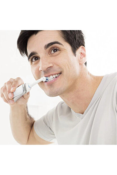 Oral B Braun Rezerve periuta de dinti electrica ORAL-B 3D White EB18 2buc
