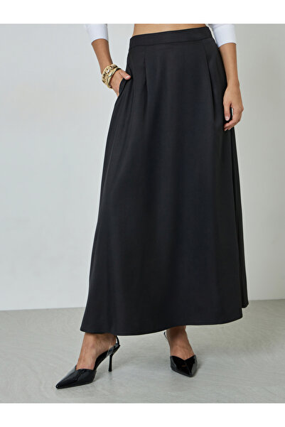 Styli Black Solid Pleated A-Line Maxi Skirt with Pocket Details