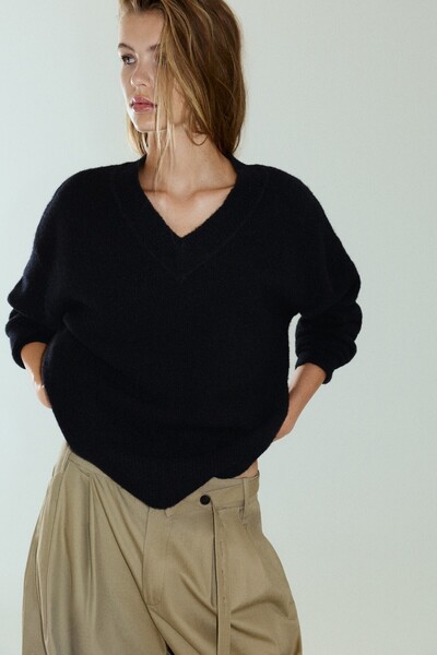Pull & Bear Boxy kesim v yaka kazak