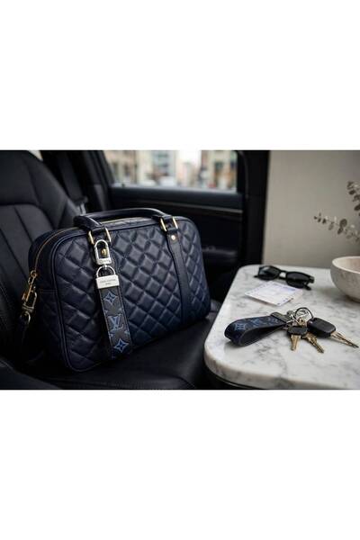 MONOGRAM DESENLİ ANAHTARLIK