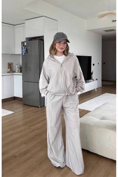 MAESTRO WOMAN Women's Beige Striped Parachute Fabric Sweatshirt with Pockets ...