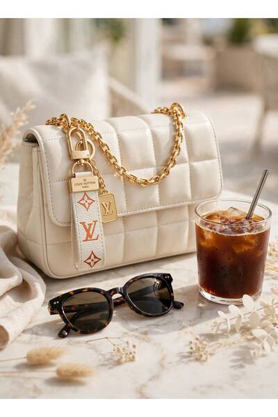 MONOGRAM DESENLİ ANAHTARLIK