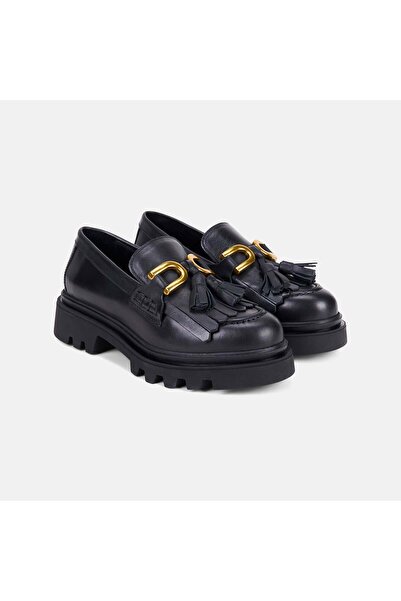 Desa حذاء لوفر نسائي من الجلد باللون الأسود مع شرابة سوداء ونعل سميك