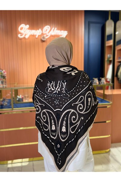 By Zeynep Yılmaz Shoulder Shawl Bitter Brown