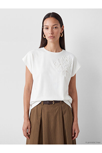 LC Waikiki Vizyon New Season White Crew Neck Blouse with Floral Appliqué