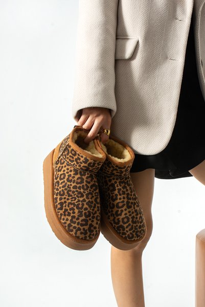 starmarj Women's Tan Leopard Winter Boots with Ultra High Soles, Warm and Comfortable Daily Boots with Fur Inside