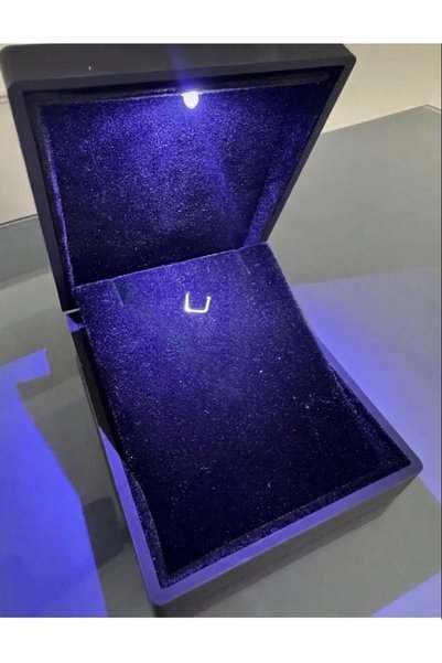olvera shine ışıklı takı kutusu