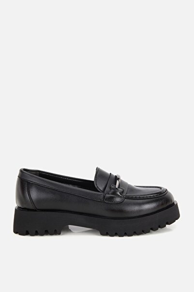 Yaya by Hotiç Kadın Siyah Tokalı Kalın Tabanlı Loafer