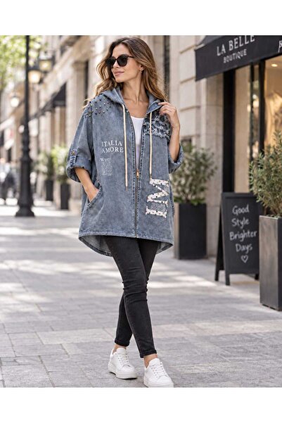 Butik Şans Kadın Kapüşonlu Taş ve Baskı Detaylı Oversize Pamuklu Denim Ceket