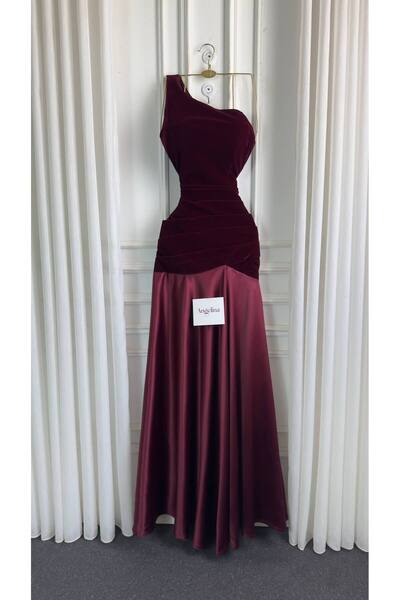 Angelinaa Luxurious Soft Dress in Deep Burgundy, Combining the Elegance of Ra...