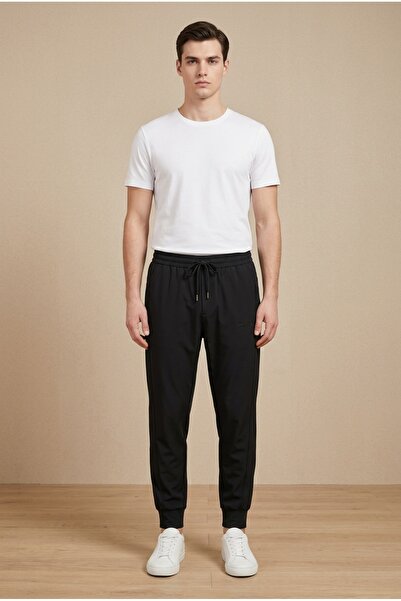 OEM Pantaloni joggery pentru barbati, croiala confortabila cu detalii moderne...
