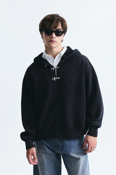 VAMOSCLO Boxy Fit Metal Clip Closure Sweatshirt