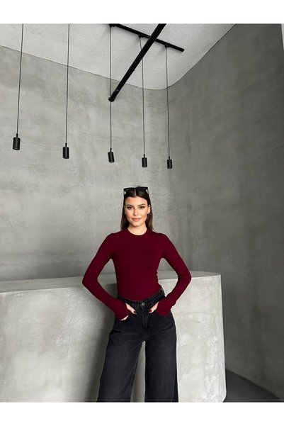 Royteks Fashion بدلة نسائية بياقة دائرية وأكمام طويلة وتفاصيل ضيقة من Buzzy Badi