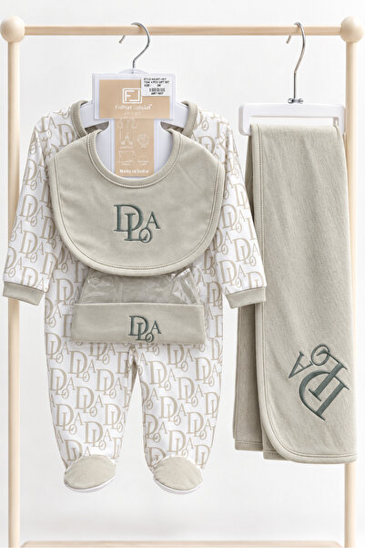 Baby Gift طقم مواليد 4 قطع أفرول وكوفلة ومريلة وطاقية