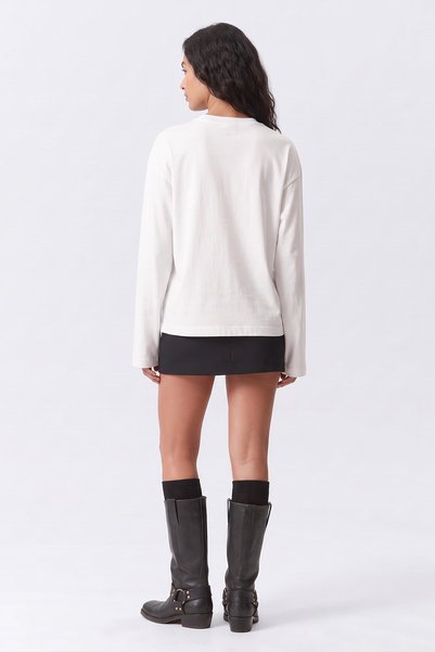 Eazy Co Tricou EAZY unisex oversize cu mânecă lungă, 100% bumbac, ecru, cu imprimeu Who Cares, croială boxy.
