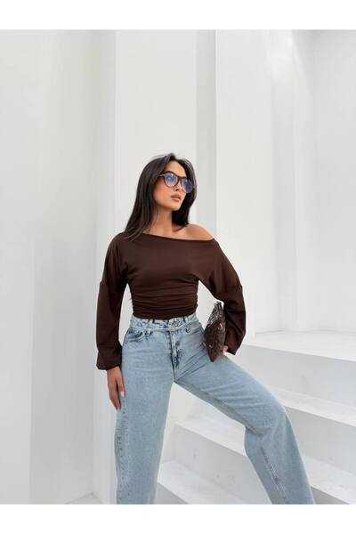Stile Bella Bluză crop cu mânecă lungă, cu guler barcă, decolteu la umeri, pe...