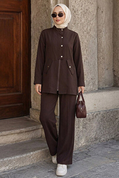 Neva Style Dunkelbrauner Hijab-Anzug mit Knöpfen und Abdecktasche 1369KKH