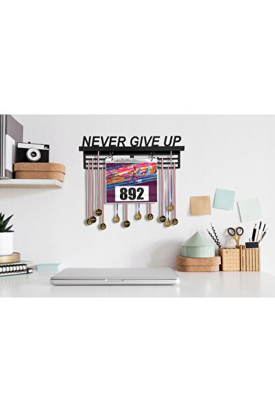NO BRAND NEVER GIVE UP Suport pentru medalii 45 cm + Tricouri cu numere de st...