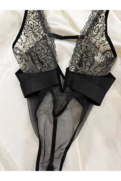 Siyah dantel detaylı bodysuit