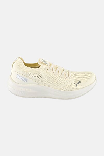 Puma حذاء جري مصمم هندسيًا من سكاي روكيت لايت 2
