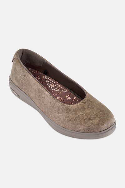 SKECHERS حذاء ويندمور النسائي سهل الارتداء للمشي، رمادي داكن