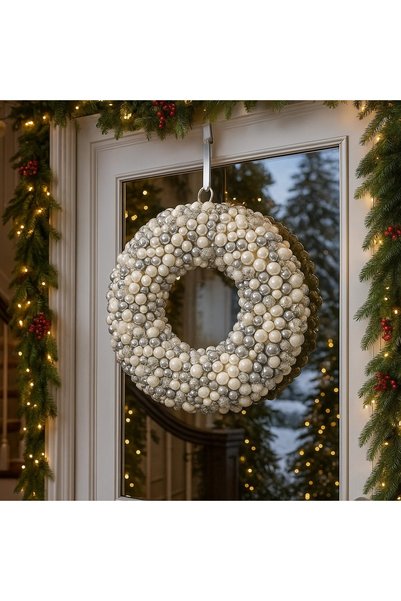 Ornament24 Coronita de Craciun din globuri, ornament pentru usa sau perete, a...