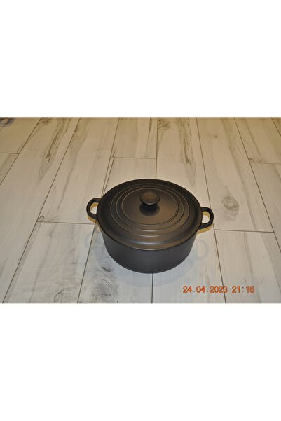 Le Creuset Tigaie Signature cu margine rotunjită 28 cm neagră