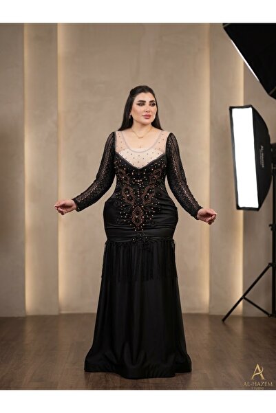 Basmat Saja Salon For Ladies Tailoring فستان سهرة أسود بأكمام دانتيل وشك يدوي...