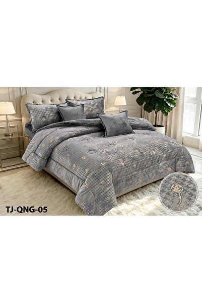Moon Winter Embroidered Velvet and Fur Elegant and Delicate Rose Decorated Be...