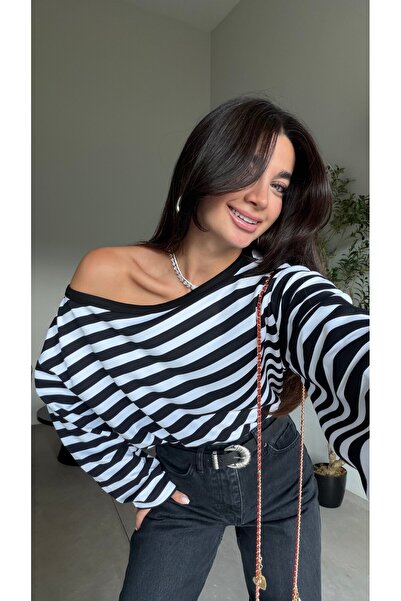 Bade Butik Crno-bela prugasta bluza sa otvorenim ramenima