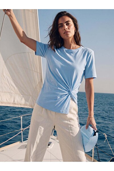 Juuuj Μπλουζάκι Baby Blue με απαλή υφή, κοντό μανίκι, άνετη εφαρμογή και λεπτ...