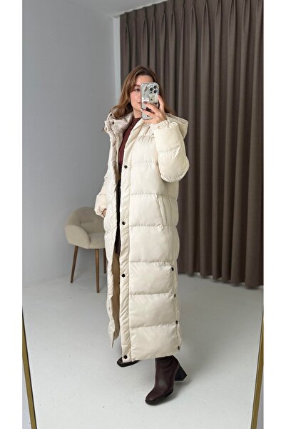 Juuuj Cream-Colored Hooded Long-Length Puffer Coat with Side Slits and Snap P...