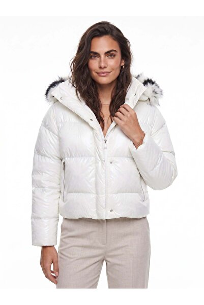 Juuuj White Polyester Fabric Hooded Short-Cut Lined Puffer Coat with Zipper a...
