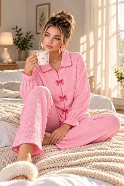 BERELLA Kadın Bürümcük Kumaş Pembe Fiyonk Detaylı Fırfırlı Pijama Takımı