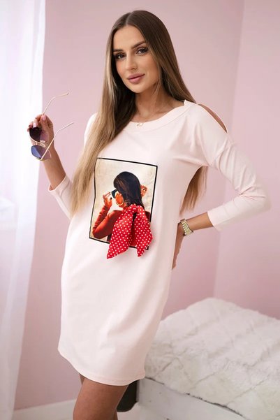Kesi Rochie roz pudră cu imprimeu cu buline și fundă, și decupaje la umeri