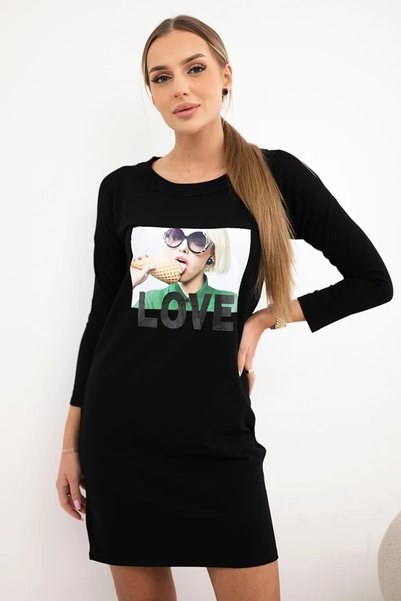 Kesi Rochie casual neagră cu imprimeu Love și decupaje la umeri