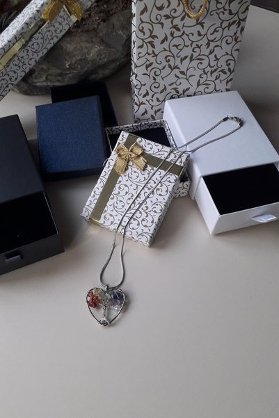 emirOmade Heart Natural Stone Tree of Life Necklace 45cm Steel Chain 3X3,3Cm Natural Stone Tree of Life Pendant Gift Necklace