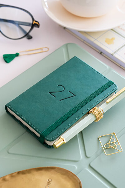 Matt Notebook 2027 Yılı Lastikli Günlük Cep Ajandası 12 Aylık Koyu Yeşil