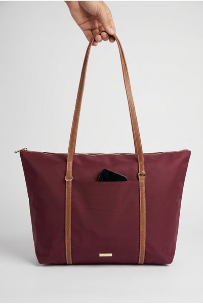 Baguar Women's Burgundy Color Buzzy Fabric Shoulder Bag with Zipper, Large Internal Volume, Daily Use Bag - Front Pocket Detailed