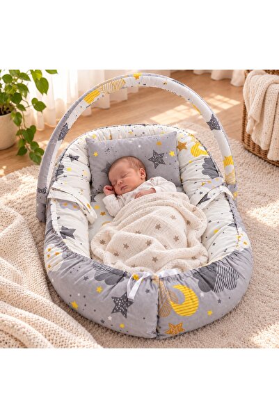 Pure Boutique Baby nest bebe cu baldachin si arcada model stelute gri si galb...