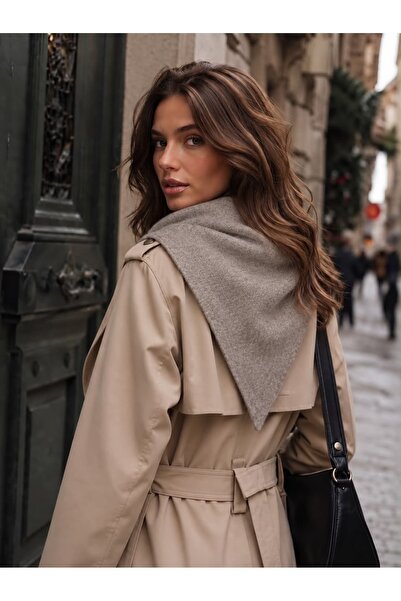 CHARMLUCKY شال مثلثي منسوج