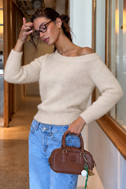 Bipantolon Women's Cream Boat Neck Soft Textured Knitwear Sweater