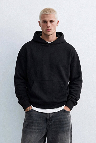 BARRELS AND OIL Men's Hooded Sweatshirt with Kangaroo Pocket - Black