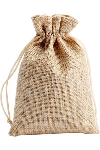 Red Dot Gift ®   حزمة من 25 حقيبة هدايا من الخيش مع رباط، مقاس 10×15 سم، أكيا...
