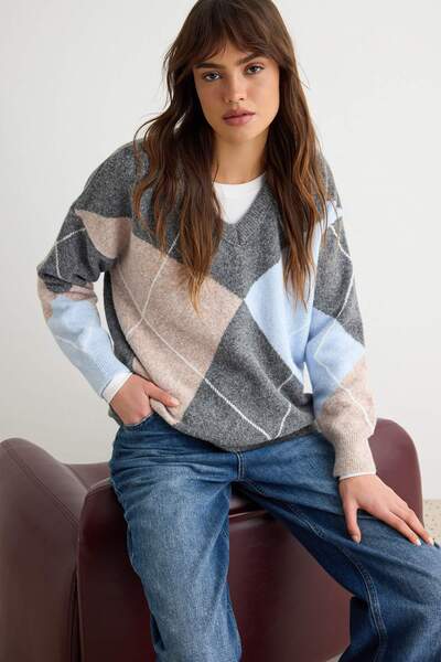 Trendyol Collection Anthracite Diamond Patterned V-Neck Sweater Twoaw27Kz00190