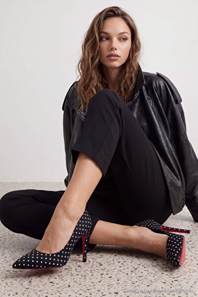 TRENDYOL SHOES Siyah Puantiye Baskılı Kadın 11 cm Stiletto İnce Topuklu Ayakk...