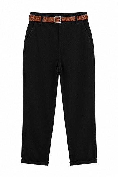 Trendyol Curve Schwarze High-Waist-Jeans mit Gürtel und Mom-Fit aus Denim in ...