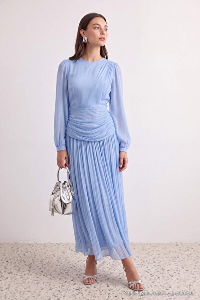 Trendyol Modest فستان وبدلة سكوتر يوريو من الشيفون باللون الأزرق الفاتح وملاب...